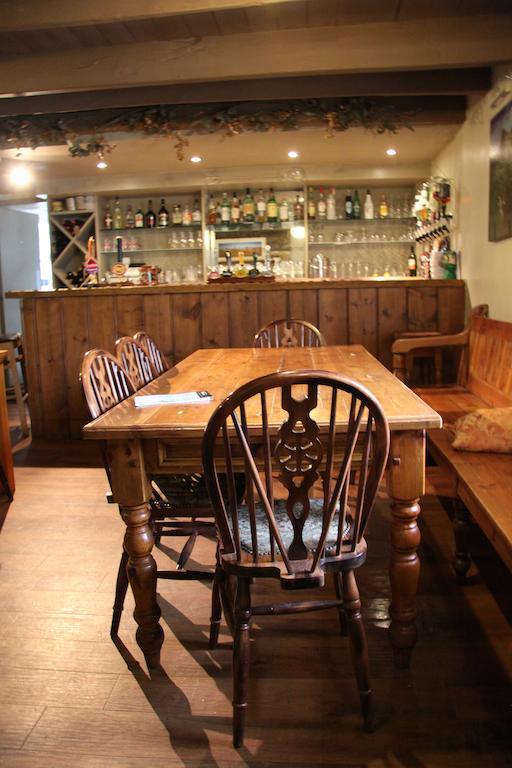 Hollybush Inn Greenhaugh Eksteriør billede