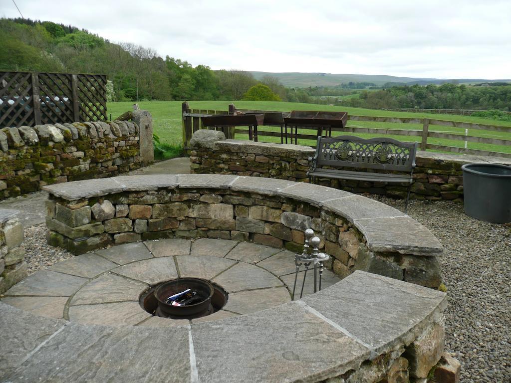 Hollybush Inn Greenhaugh Eksteriør billede